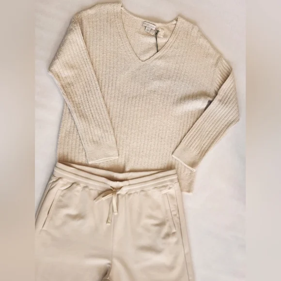 NWT || BAREFOOT DREAMS || Cozychic-Light  and Luxe lounge Set, sz petite lg. - Picture 3 of 12